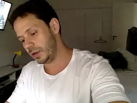 Snapshot of FelipeRiver chatting on 02.05.25 FelipeRiver online show from 02.05.25