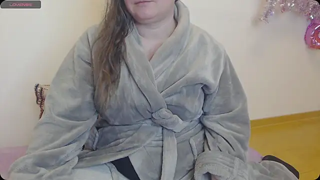 Snapshot of Lady_Adrianna chatting on 02.28.25 Lady Adrianna online show from 02.28.25