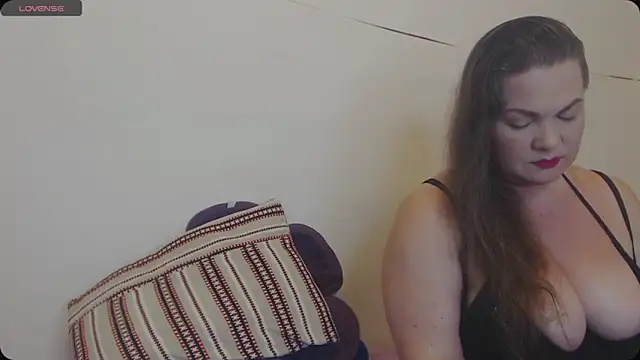 Snapshot of Lady_Adrianna chatting on 09.16.25 Lady Adrianna online show from 09.16.25