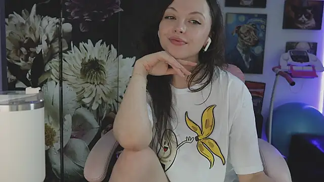 Snapshot of makiyahbelle chatting on 11.27.25 makiyahbelle online show from 11.27.25