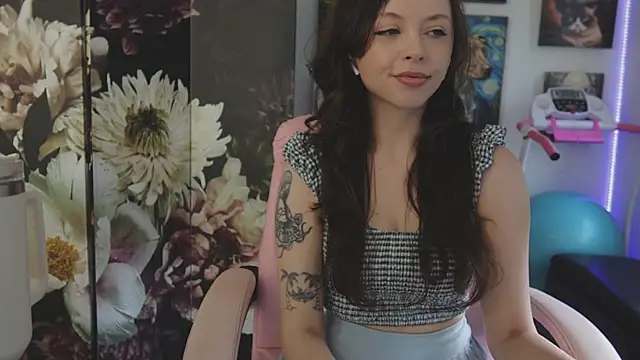 Snapshot of makiyahbelle chatting on 11.28.25 makiyahbelle online show from 11.28.25