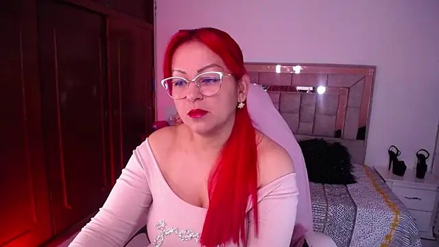 salomecastro  online show from 10.02.25
