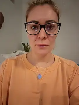 Snapshot of HollyTattoo chatting on 01.13.25 HollyTattoo online show from 01.13.25