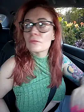 Snapshot of HollyTattoo chatting on 10.02.25 HollyTattoo online show from 10.02.25