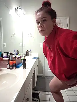 Snapshot of HollyTattoo chatting on 02.12.26 HollyTattoo online show from 02.12.26