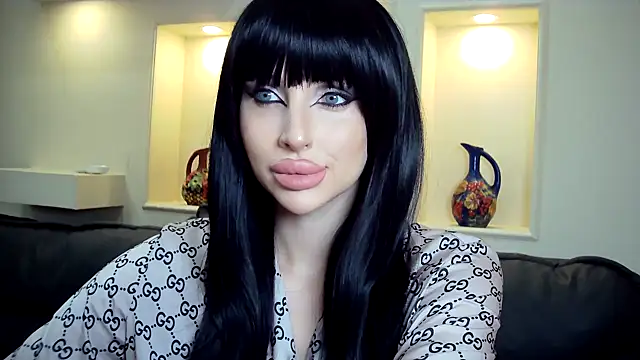 Snapshot of Lady_Joli chatting on 11.16.25 Lady Joli online show from 11.16.25