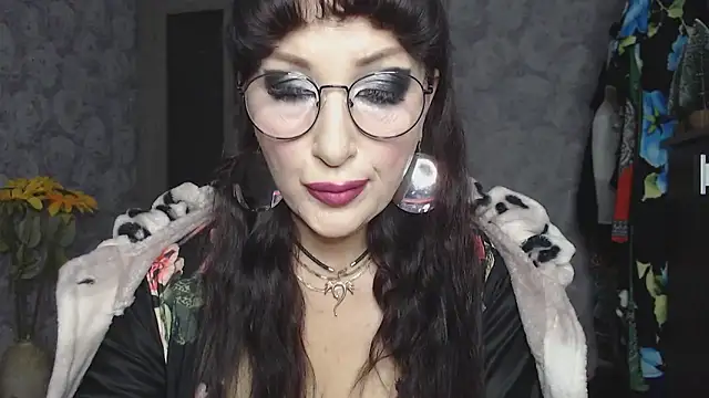 Aziza1 online show from 10.16.25