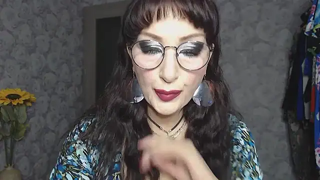 Aziza1 online show from 10.26.25