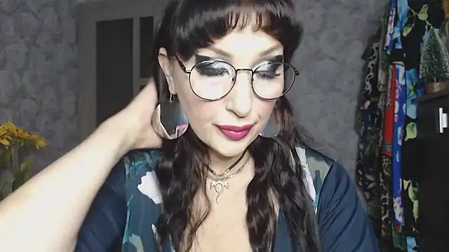 Aziza1 online show from 12.04.25