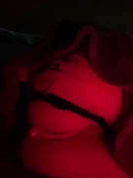 Snapshot of Etwas_neugierig chatting on 02.24.25 Etwas neugierig online show from 02.24.25