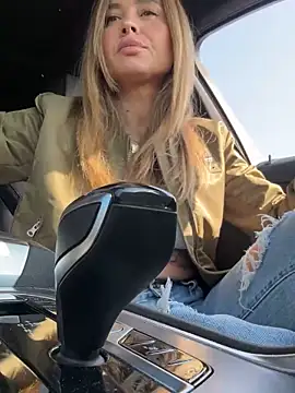 Snapshot of Etwas_neugierig chatting on 03.07.25 Etwas neugierig online show from 03.07.25