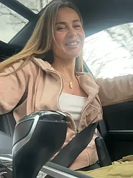 Snapshot of Etwas_neugierig chatting on 03.10.25 Etwas neugierig online show from 03.10.25