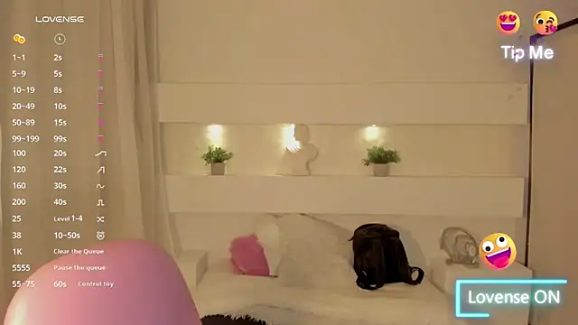 Snapshot of AshleyRoys chatting on 01.30.25 AshleyRoys online show from 01.30.25