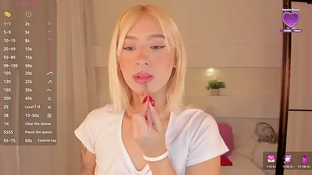 Snapshot of AshleyRoys chatting on 02.27.25 AshleyRoys online show from 02.27.25