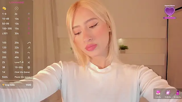 Snapshot of AshleyRoys chatting on 02.28.25 AshleyRoys online show from 02.28.25