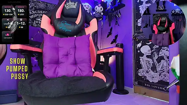 Snapshot of fetishkinkymeganx chatting on 03.17.25 fetishkinkymeganx online show from 03.17.25