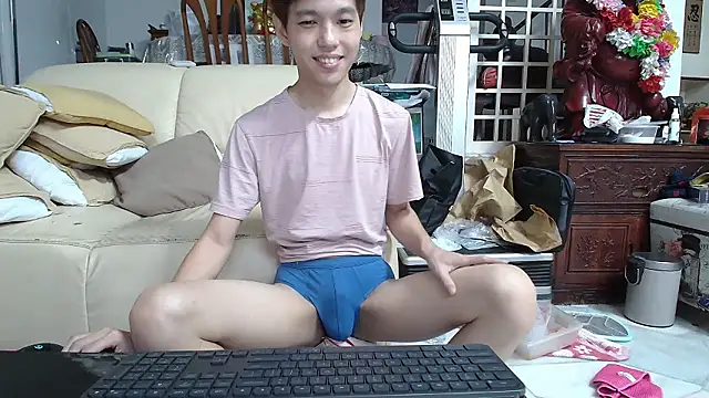 Snapshot of andrewooi chatting on 12.05.24 andrewooi online show from 12.05.24