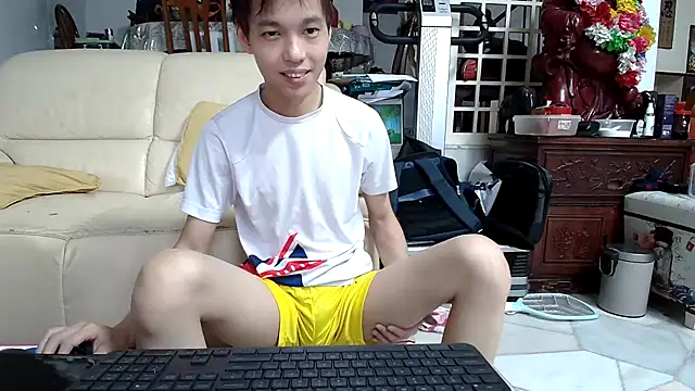 Snapshot of andrewooi chatting on 12.08.24 andrewooi online show from 12.08.24