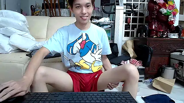 Snapshot of andrewooi chatting on 12.31.24 andrewooi online show from 12.31.24