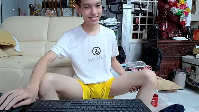 Snapshot of andrewooi chatting on 01.09.25 andrewooi online show from 01.09.25