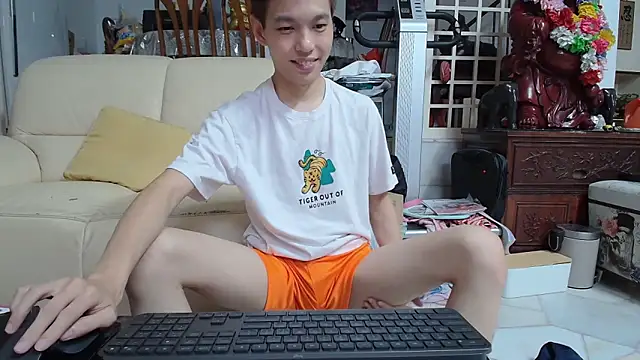 Snapshot of andrewooi chatting on 01.20.25 andrewooi online show from 01.20.25