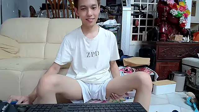 Snapshot of andrewooi chatting on 01.24.25 andrewooi online show from 01.24.25