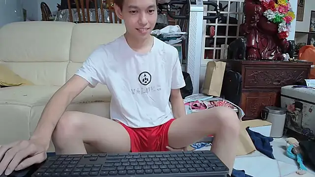 Snapshot of andrewooi chatting on 01.25.25 andrewooi online show from 01.25.25