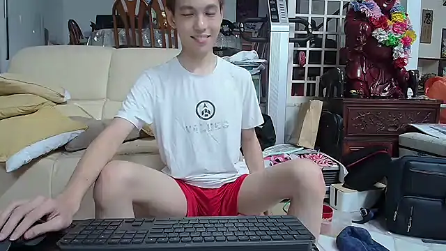 Snapshot of andrewooi chatting on 01.25.25 andrewooi online show from 01.25.25