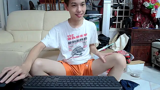 Snapshot of andrewooi chatting on 02.16.25 andrewooi online show from 02.16.25