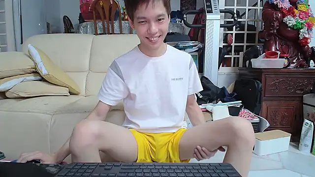 Snapshot of andrewooi chatting on 02.20.25 andrewooi online show from 02.20.25