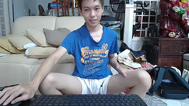 Snapshot of andrewooi chatting on 02.22.25 andrewooi online show from 02.22.25