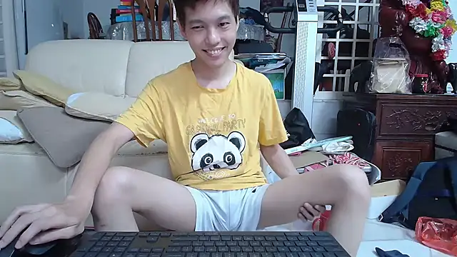 Snapshot of andrewooi chatting on 03.02.25 andrewooi online show from 03.02.25