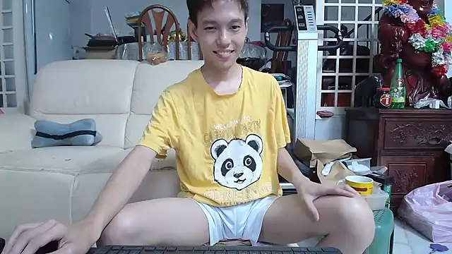 Snapshot of andrewooi chatting on 09.12.25 andrewooi online show from 09.12.25