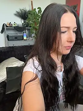 Snapshot of Trixie-Tainted chatting on 05.19.26 Trixie-Tainted online show from 05.19.26