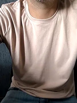 Snapshot of Leo_Big chatting on 11.03.25 Leo Big online show from 11.03.25