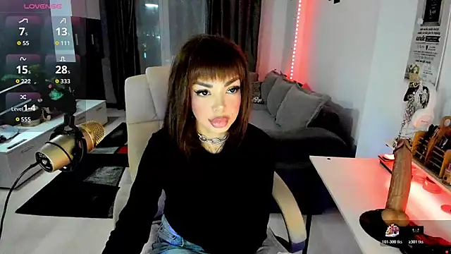 Snapshot of Miss_kay1111 chatting on 11.18.25 Miss kay1111 online show from 11.18.25