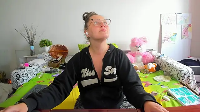 IamYourNarcotic online show from 04.21.26