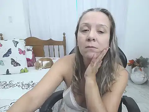 Snapshot of yeslluisa chatting on 02.26.26 yeslluisa online show from 02.26.26