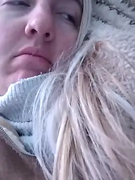 Snapshot of Mllesha74000 chatting on 12.08.24 Mllesha74000 online show from 12.08.24