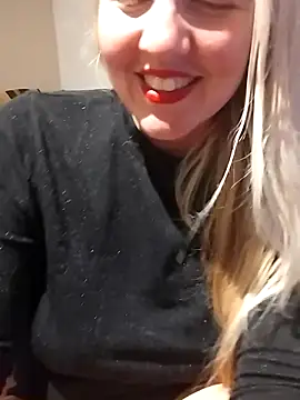 Mllesha74000 online show from 12.15.25