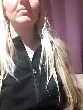 Snapshot of Mllesha74000 chatting on 01.18.26 Mllesha74000 online show from 01.18.26