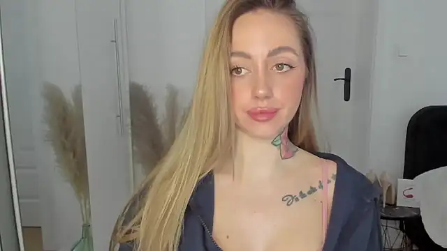 sexyCoralie online show from 02.03.25