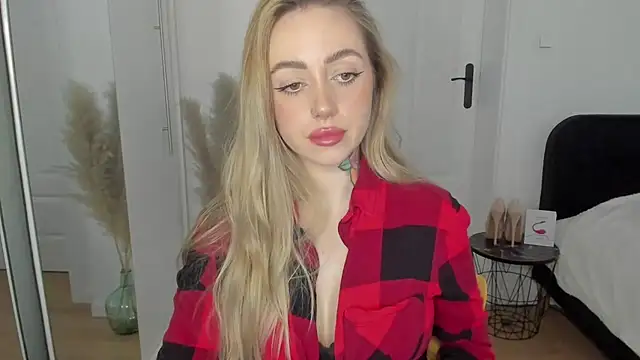 sexyCoralie online show from 03.13.25