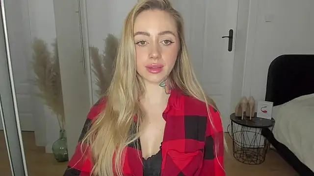 sexyCoralie online show from 03.13.25