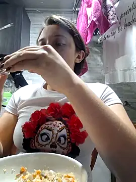 Snapshot of linda-schmidt chatting on 10.21.25 linda-schmidt online show from 10.21.25