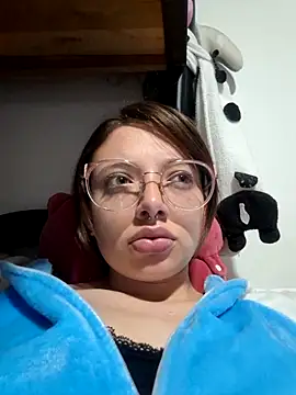 Snapshot of linda-schmidt chatting on 10.23.25 linda-schmidt online show from 10.23.25