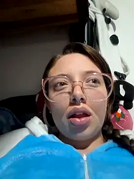 Snapshot of linda-schmidt chatting on 10.26.25 linda-schmidt online show from 10.26.25