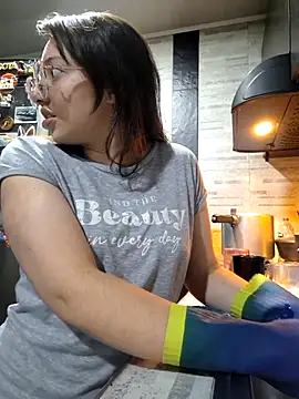 Snapshot of linda-schmidt chatting on 11.03.25 linda-schmidt online show from 11.03.25