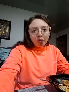 Snapshot of linda-schmidt chatting on 11.09.25 linda-schmidt online show from 11.09.25