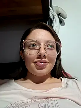 Snapshot of linda-schmidt chatting on 11.10.25 linda-schmidt online show from 11.10.25